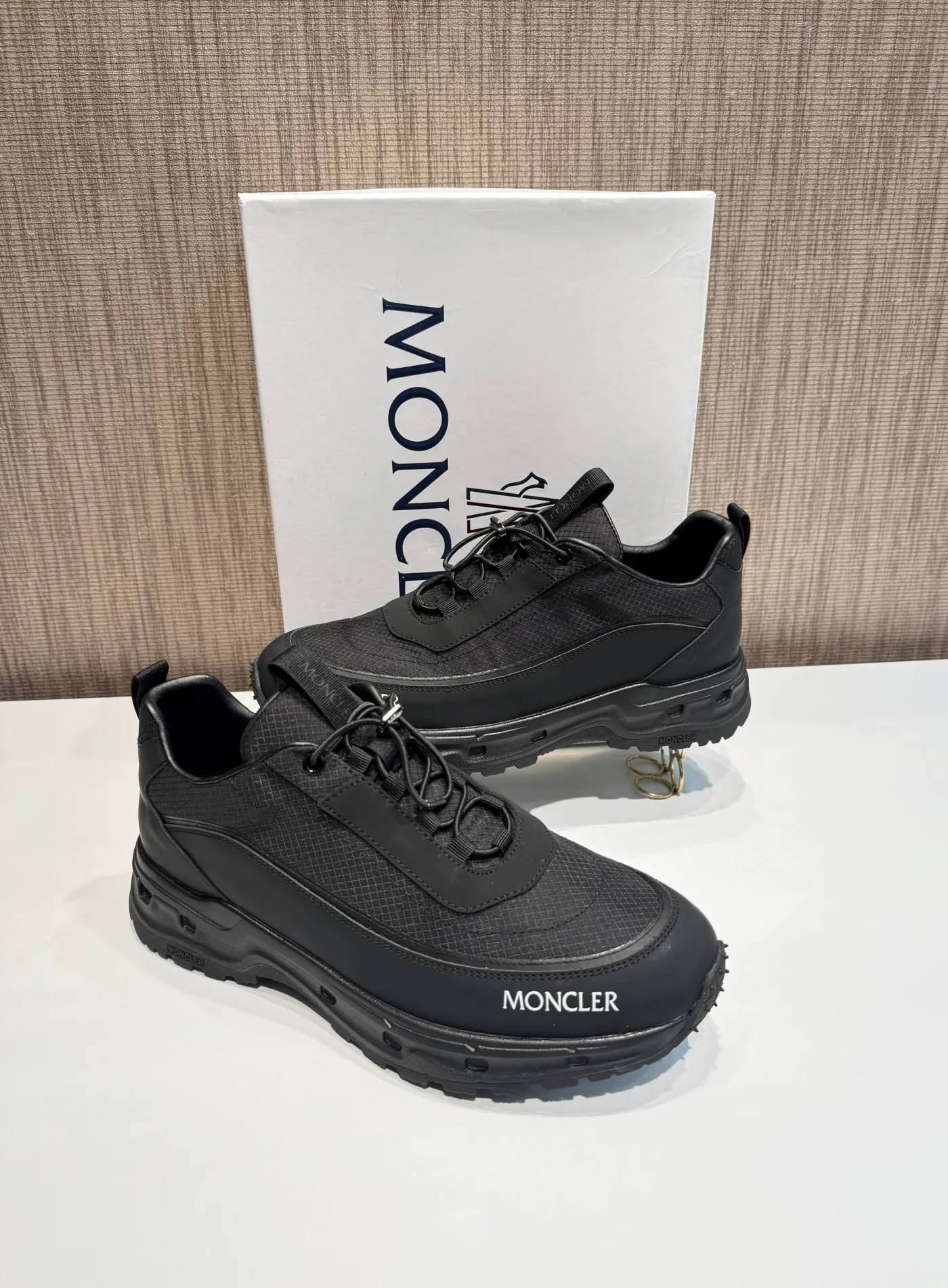 MONCLER PATIKE