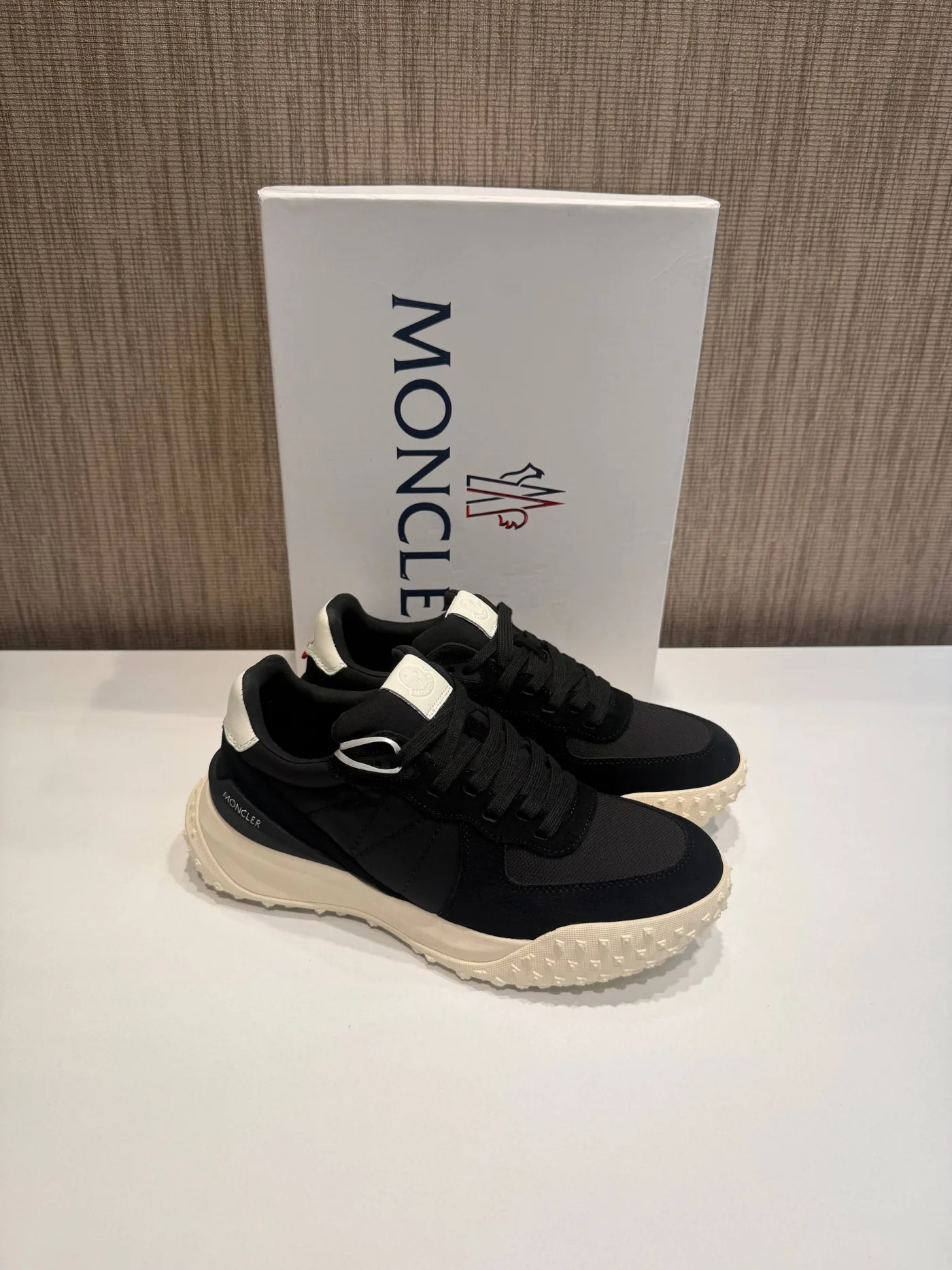MONCLER PATIKE